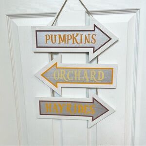 NWT Target Harvest Fall Decor Arrow Signage